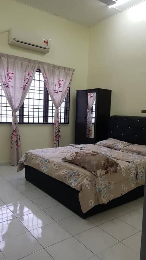 Room/Homestay Nazadja Сунгай Бесар Екстериор снимка